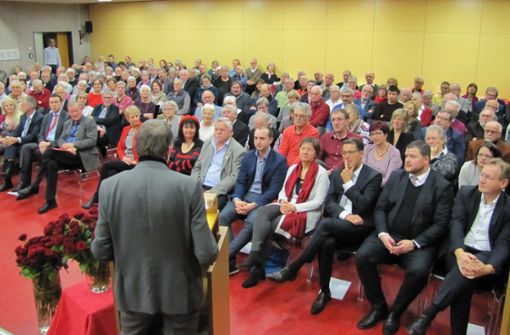 Viele Gäste kamen am Freitagabend zum SPD-Neujahrsempfang und hörten Jörg Armbrusters Vortrag. Foto: Claudia Barner