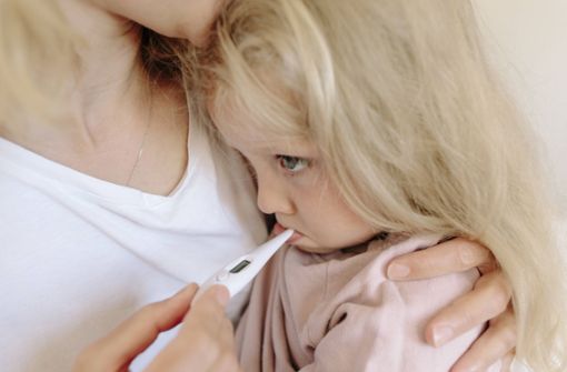 Zurzeit sind wieder viele Kinder krank. Das bringt die Eltern beruflich oft in Bedrängnis. Foto: IMAGO//Svetlana Iakusheva