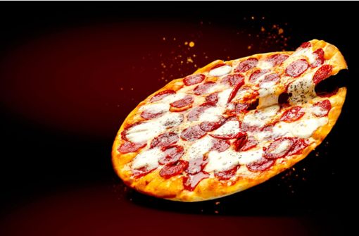 Fliegende Pizza Foto: Prostock Studio/Adobe Stock