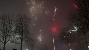 Die Feinstaubbelastung erreicht zum Jahreswechsel durch das Feuerwerk Spitzenwerte – wie hier auf dem Schlossplatz. Foto: Lichtgut/Michael Latz
