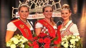 Die Entscheidung ist gefallen: Württembergische Bierkönigin 2012-2014 ist Lisa Schuler (Mitte), ihre beiden Bierprinzessinnen sind Birgitt Schettler (links) und Lena Ruckaberle (rechts). Foto: www.7aktuell.de/
