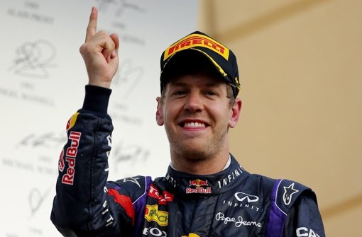 Sebastian Vettel hat den umstrittenen Großen Preis von Bahrain spielend gewonnen. Der dreimalige Formel-1-Weltmeister setzte sich vor dem Lotus-Duo Kimi Räikkönen und Romain Grosjean durch. Foto: EPA