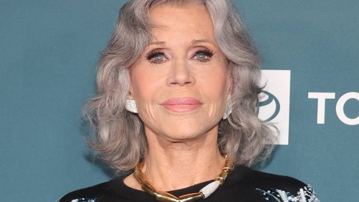 Jane Fonda überrascht mit neuer Frisur bei den EMA Awards