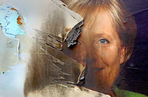 Dass Wahlplakate beschädigt werden, betrifft nicht nur die CDU mit Kanzlerin Angela Merkel, sondern alle Parteien. Foto: dpa