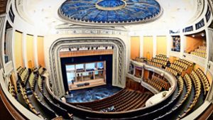 Der  über 100 Jahre alte denkmalgeschützte Littmann-Bau gilt unter Experten als eines der schönsten Opernhäuser Europas. Foto: dpa