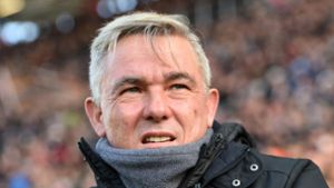 Olaf Janßen muss den FC St. Pauli verlassen. Foto: dpa