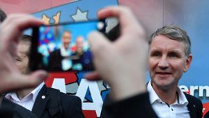 Björn Höcke,  hier bei einem Wahlkampfauftritt in Erfurt, ist Landes- und Fraktionschef der AfD in Thüringen. Foto: dpa
