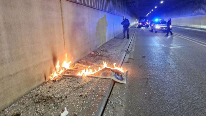 Brennende Gegenstände fallen von Decke – Tunnel kurzzeitig gesperrt