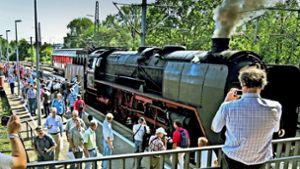 Die Ausstellung historischer Lokomotiven am Bahnhof ist bei den Märklintagen ein zuverlässiger Publikumsmagnet. Foto:  