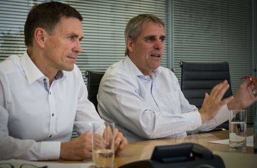 Wilfried Porth (re.) ist Personalchef bei Daimler, Christoph Kübel hat diese Funktion bei Bosch. Beide sitzen außerdem im Präsidium und der Vollversammlung der IHK Region Stuttgart. Foto: Lichtgut/Achim Zweygarth