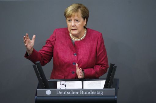 Kanzlerin Angele Merkel (CDU) bittet die Bürger mitzuhelfen, damit es nicht erneut zum Shutdown kommt. Foto: AP/Markus Schreiber