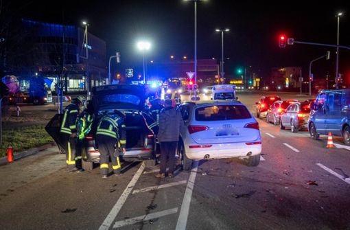 Bei dem Unfall wurde die 39-jährige Mercedes-Fahrerin verletzt. Foto: 7aktuell.de/Nils Reeh