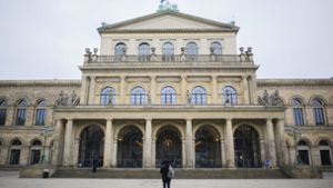 Die Staatsoper Hannover hat den Ballettchef Marco Goecke  suspendiert. Foto: dpa/Julian Stratenschulte