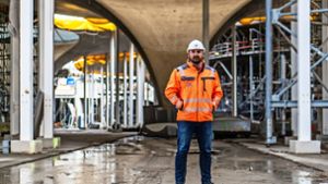 Marko Leskovar bei der Arbeit: Der kaufmännische Leiter des Bahnprojekts Stuttgart-Ulm möchte Ende 2025 die ersten Züge in den Hauptbahnhof einfahren sehen. Foto: Privat