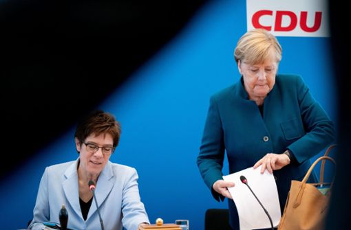 CDU-Gremiensitzungen am Montag: Vorab hat Parteichefin Annegret Kramp-Karrenbauer betont, dass es „kein Zerwürfnis“ mit Bundeskanzlerin Angela Merkel gibt. Foto: dpa/Kay Nietfeld
