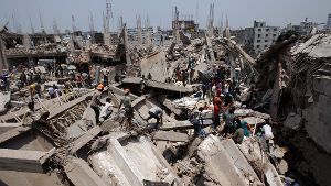 Auslöser für das Gesetz war die Tragödie von Rana Plaza im Jahr 2013, als in Bangladesh mehr als tausend Textilarbeiter beim Einsturz eines Gebäudes ums Leben kamen. Foto: dpa