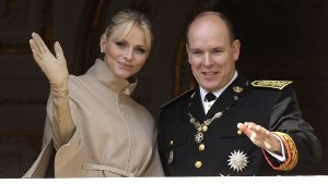 Fürst Albert II. von Monaco und seine Frau Charlène werden am 10. Juli in Stuttgart erwartet. Foto: AP