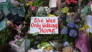 „Sie ist nur nach Hause gegangen“. Die Wut, Trauer und Hilflosigkeit in England ist groß. Foto: AFP/DANIEL LEAL-OLIVAS