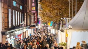 Anlässe, wie die lange Einkaufsnacht, sorgen für eine belebte Königstraße. Foto: Julia Schramm/Julia Schramm