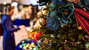 Klimaverträglich Weihnachten feiern: Mit einer echten Tanne,  einer  Plastikvariante  oder einfach ohne Baum? Foto: Lichtgut/Max Kovalenko