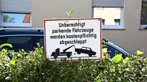 Bürger  in Leinfelden-Echterdingen ärgern sich über zugestellte Parkplätze und Zufahrten. Foto: Natalie Kanter