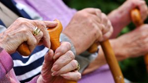 Senioren sollen möglichst lange in ihrer gewohnten Umgebung  leben können. Foto: dpa