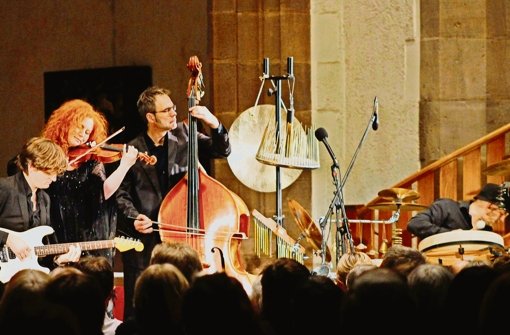 Martina Eisenreich (Zweite von links) unterhält mit ihrem Quartett von Poppig bis besinnlich. Foto: Martin Bernklau