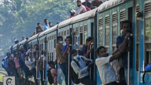 Der Schienenverkehr ist am Mittwoch wegen Streiks stark eingeschränkt in Sri Lanka. Foto: AFP/ISHARA S. KODIKARA