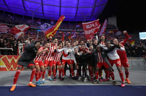 Union feierte den Derby-Sieg. Foto: AFP/RONNY HARTMANN