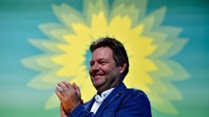 Grünen-Chef Robert Habeck kann sich weiter über gute Werte freuen. Foto: AFP
