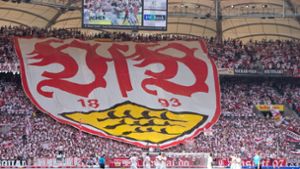 Die Fans des VfB Stuttgart stehen weiterhin mit vollem Rückhalt hinter ihrem Team. Foto: dpa