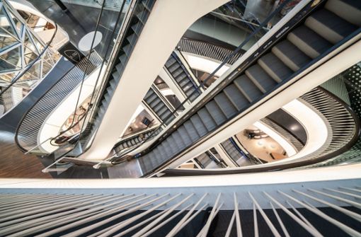 Rolltreppen machen den Einkauf oder Gänge im Büro bequemer – aber nicht nachhaltiger. Foto: dpa/Frank Rumpenhorst