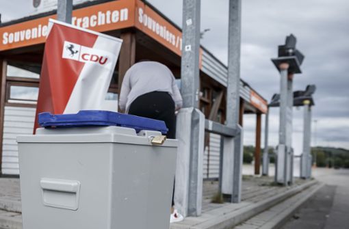 Die Wahlurne wartet am Samstag auf dem Cannstatter Wasen  auf CDU-Mitglieder, die abstimmen wollen. Foto: Lichtgut/Julian Rettig