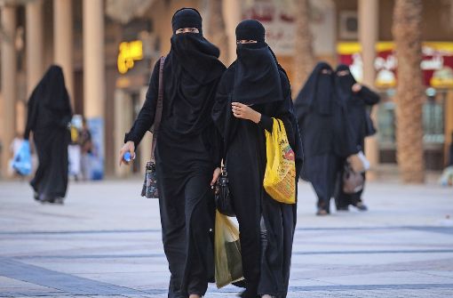 Weil sie in einem Snapchat-Video einen Minirock getragen hat, ist in Saudi-Arabien eine Frau festgenommen worden. (Symbolbild) Foto: dpa