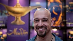 Maximilan Mann spielt seit einem Jahr in Stuttgart den Dschinni, die heimliche Hauptrolle im Musical „Aladdin“. Foto: Lichtgut(Jens Volle
