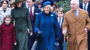 Gut gelaunt schritt die britische Königsfamilie im vergangenen Jahr zum Weihnachtsgottesdienst in der Kirche St. Mary Magdalene. Dieser steht auch 2023 wieder auf dem Programm der Royals. Foto: IMAGO/CoverSpot
