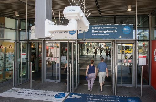 Am Berliner Bahnhof Südkreuz setzt die Bundespolizei seit Dienstag erstmal eine automatische Gesichtserkennung ein. Foto: dpa