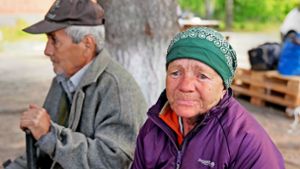 Olga und Panhe, 66 und 67 Jahre alt, mussten viele Nächte unter Beschuss überstehen. Foto: Till Mayer