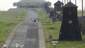 Ein Jugendlicher soll sich im NS-Konzentrations- und Vernichtungslager Majdanek entblößt haben. (Symbolbild) Foto: AP