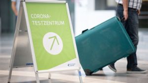 Vorgeschriebene Coronatests für nicht geimpfte Reisende sind ein in Deutschland viel diskutiertes Thema. Foto: dpa/Sebastian Gollnow