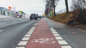 Die schnellen Radwegen sollen Pendlerinnen und Pendler dazu bewegen, vom Auto auf das Fahrrad oder Pedelec umzusteigen. Foto: picture alliance/dpa/Lando Hass