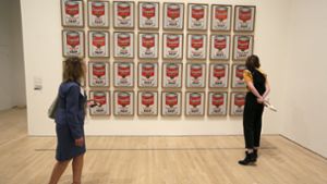 Aktivistinnen kleben sich an Warhols Suppen fest
