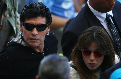 Diego Maradona (links) und seine Tochter Giannina Maradona bei der Partie von Argentinien gegen den Iran bei der Fußball-WM 2014. Foto: Getty Images South America
