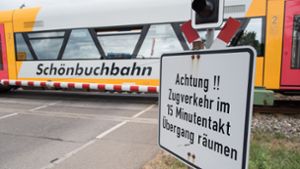Schönbuchbahn: Schranke im Wald wird gescannt