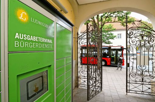 Das Ausgabeterminal steht vor dem Ludwigsburger Bürgerbüro. Foto: factum/Simon Granville