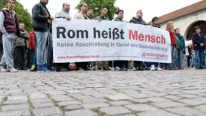 Demonstration in Stuttgart gegen die Abschiebung von Roma in die Westbalkanstaaten. Foto: dpa