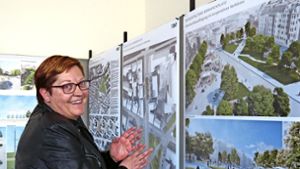 SPD-Bezirksbeirätin Astrid Rotzler-Lung ist fasziniert von den unterschiedlichen Vorschlägen der Planer. Foto: Sybille Neth