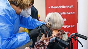 Mobile Teams unterwegs: Im Kreis Böblingen sind derzeit  die Bewohner von vier Heimen geimpft worden. Foto: dpa/Hendrik Schmidt