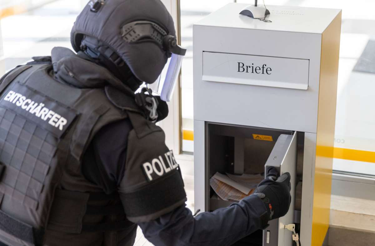 Bei der Commerzbank in Nürnberg waren gefährliche Briefe eingegangen. Foto: dpa/Daniel Karmann