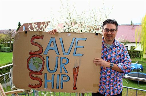 Gerhard D. Wulf hat sich von seiner Tochter inspirieren lassen, für eine nachhaltigere Klimapolitik zu demonstrieren. Foto: Caroline Holowiecki
